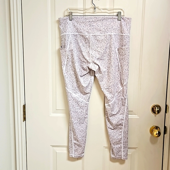 Athleta Salutation Stash Pocket Tight Leggings - Picture 4 of 5